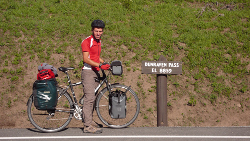 Auf dem Weg nach Norden ueberquert man den Dunraven Pass und verlaesst Yellowstone Park.