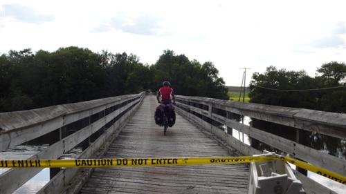 Die Bruecke hielt stand.