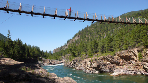 Eine schoene Haengebruecke in der Naehe von Libby, Montana