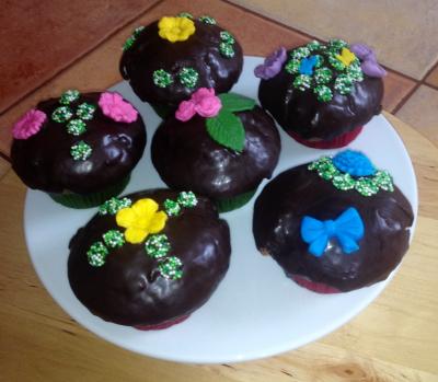 Schokomuffins mit Deko