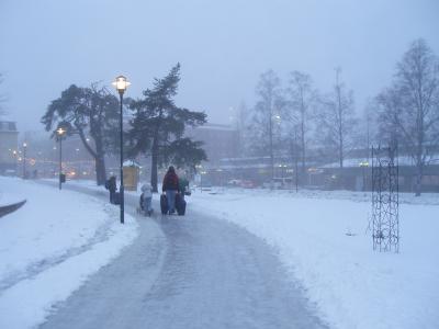 Weg zum Busbahnhof in Luleå 
