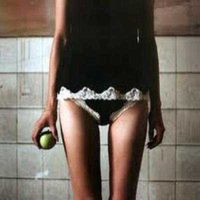 F&uuml;r diese Beine<br />
F&uuml;r diese L&uuml;cke<br />
F&uuml;r dieses Nichts...<br />
T&ouml;ten?