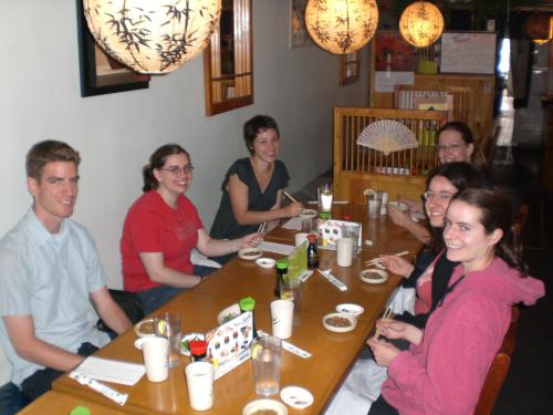 Meine WG beim Sushi essen: Logan, Laura, Colleen, (Gast), Anna, Elizabeth  