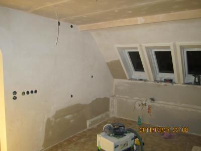 Gipsereien, Abschleifen der gespachtelten Gipskartonplatten, Eckventile Gipsereien, Abschleifen der gespachtelten Gipskartonplatten, Eckventile