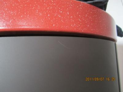Kratzer oben an Steinplatte Kratzer oben an Steinplatte
