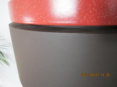 Kratzer an Tür oben an Steinplatte Kratzer an Tür oben an Steinplatte
