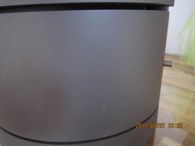 Kratzer an Tür unter Glas Kratzer an Tür unter Glas