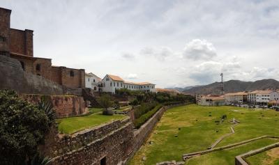 Ein Blick von Aussen auf Qorikancha 