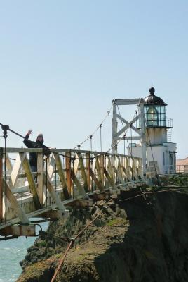 Der Leuchtturm am Ende der Bruecke Der Leuchtturm am Ende der Bruecke