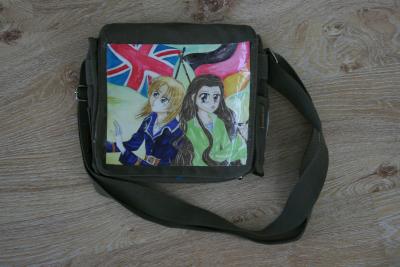 Diese Tasche habe ich einer Freundin zum Geburstag geschenkt. Sie wird bald für elf Monate nach England gehen, daher das Motiv.^^