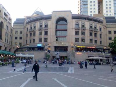 Nelson Mandela Square am Tag