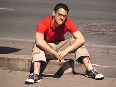 Das is die Person die eine geile paryt erfunden hat und zwar Grillphase. Check it auf www.grillphase.de