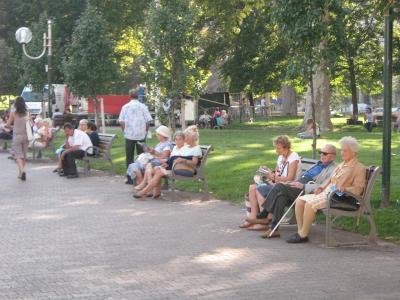 Ein Park mit vielen vielen Menschen!