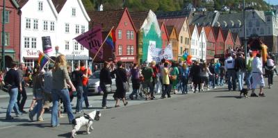 Die Pride Parade auf den Bryggen.