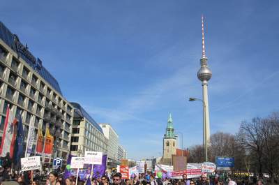 Demonstration zum Frauen*kampftag 2015 am Berliner Alexanderplatz