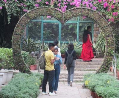 Paare in Lodhi Gardens