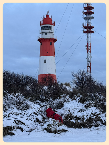 Leuchtturm im Schnee