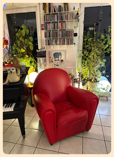Der rote Ledersessel 
