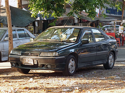 Thanon Rama VI - Khlong San Saeb - Bangkok - 1 March 2012 - 17:24