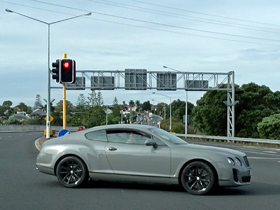 Esmonde Road x Barry's Point Road - Takapuna - Auckland - New Zealand - 2 May 2014 - 15:03