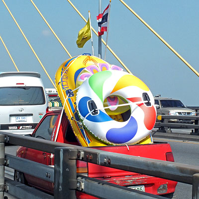 Rama VIII Bridge - Bangkok - 25 October 2011 - 9:47