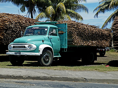 Vitogo Parade x Daniva Street - Lautoka - Viti Levu - Fiji Islands - 17 November 2009 - 11:15