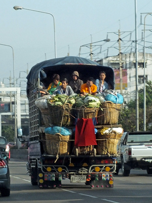 Rama III - Yannawa - Bangkok - 14 November 2011 - 7:42