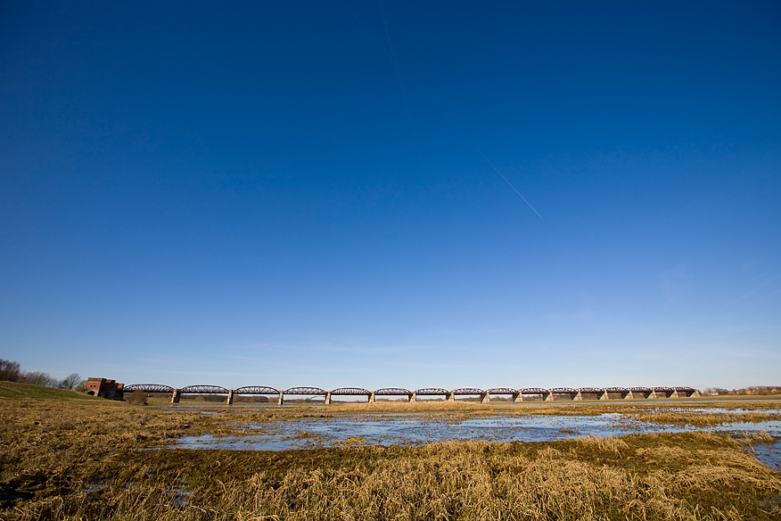 Eisenbahnbrücke (unfertig)