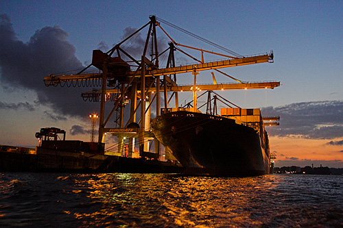 Hafen Hamburg gesehen von der Hedi