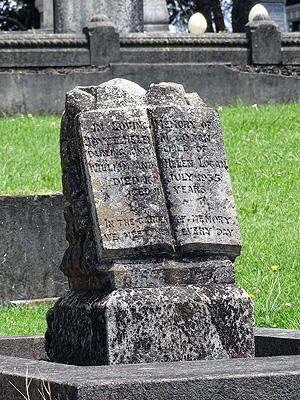 St Matthias Anglican Cemetery - Panmure - Auckland - New Zealand - 29 December 2014 - 12:26
