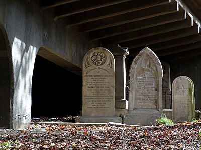 Symonds Street Cemetery - Grafton Bridge - Auckland - New Zealand - 29 May 2014 - 11:43