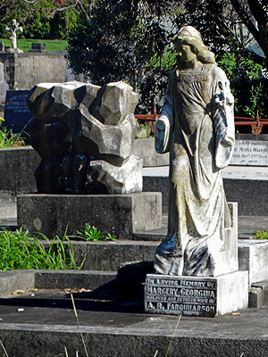 O'Neill's Point Cemetery - Bayswater Road - Auckland - New Zealand - 13 June 2014 - 13:47