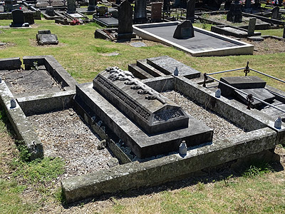 Purewa Cemetery - Meadowbank - Auckland - New Zealand - 25 January 2015 - 15:06