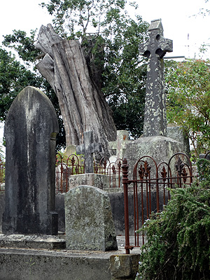St Stephens Cemetery - Parnell - Auckland - New Zealand - 16 April 2014 - 14:44