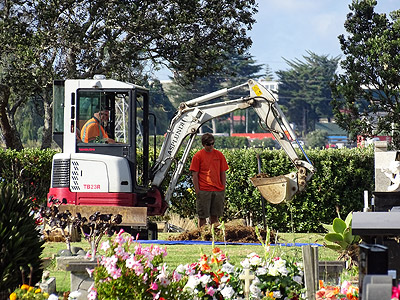 Waikaraka Cemetery - Onehunga - Auckland - New Zealand - 2 March 2015 - 9:24