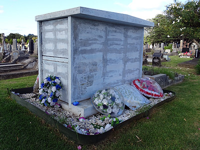 Waikaraka Cemetery - Onehunga - Auckland - New Zealand - 2 March 2015 - 9:13