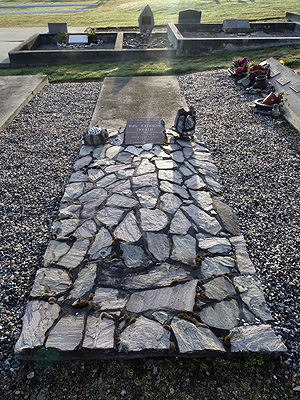 Wanaka Cemetery - Stone Street - New Zealand - 3 May 2015 - 8:28