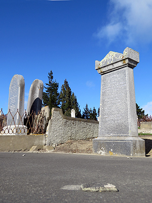 Palmerston Cemetery - New Zealand - 8 October 2015 - 9:43