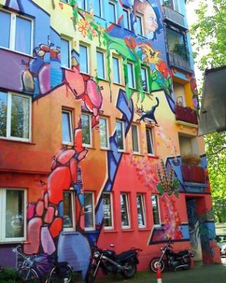 Kiefernstrasse - wie aus besetzten H&auml;usern eine beliebte Lebensform wird