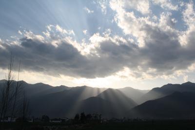 Sonnenuntergang in Dali/Yunnan. Mir wurde ganz warm ums Herz - fuehlt sich an, als weise jemand den Weg von oben. Wohin auch immer...