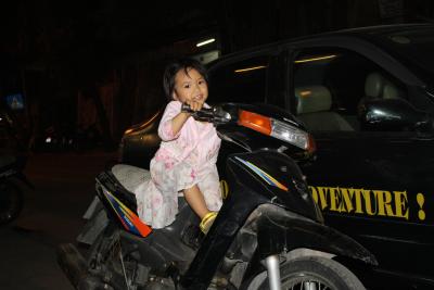 Motorradbraut hab ich auch kennengelernt in Hanoi. 
