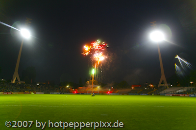 SPIEL DER LEGENDEN
<br />
Alte Dynamos spielen auf!
<br />
Die Legenden zeigen noch mal was Sie können.