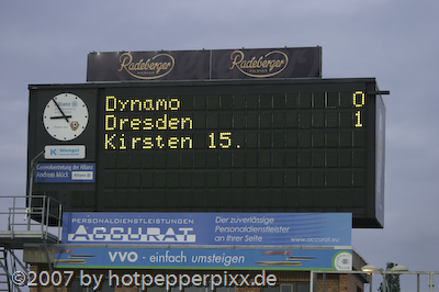 SPIEL DER LEGENDEN
<br />
Alte Dynamos spielen auf!
<br />
Die Legenden zeigen noch mal was Sie können.