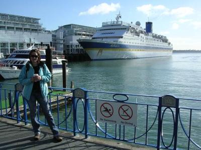 Natalia im Hafen von Auckland