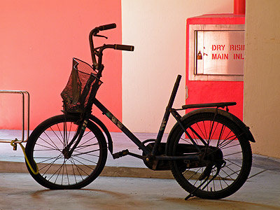 Eagle Globe - Block 860 - Tampines Avenue 5 - Singapore - 20090818 - 9:10