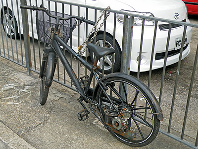 Man Wui Street - Hong Kong - 2 April 2010 - 7:42