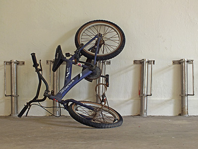 Block 162 - Tampines Street 12 - Singapore - 18 July 2011 - 9:51