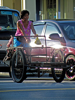 Intersection: Rangoon Road - Serangoon Road - Little India - Singapore - 20090417 - 18:10