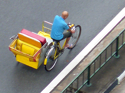 Yellow Pedicab after the rain - Crawford Road - Singapore - 20090411 - 17:40