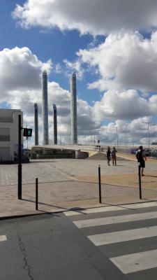 Br&uuml;cke ueber die Garonne in der N&auml;he der Cit&eacute; du vin